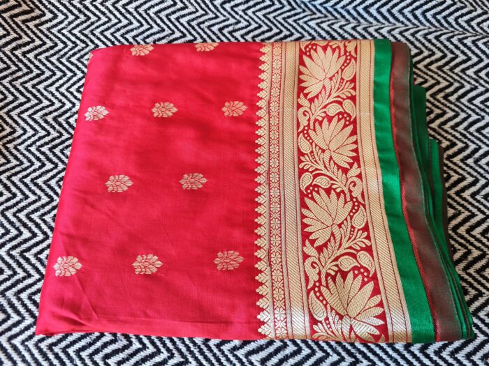 Saree Banarasi Art Silk de seda modelo Gold Nandini vermelho e verde