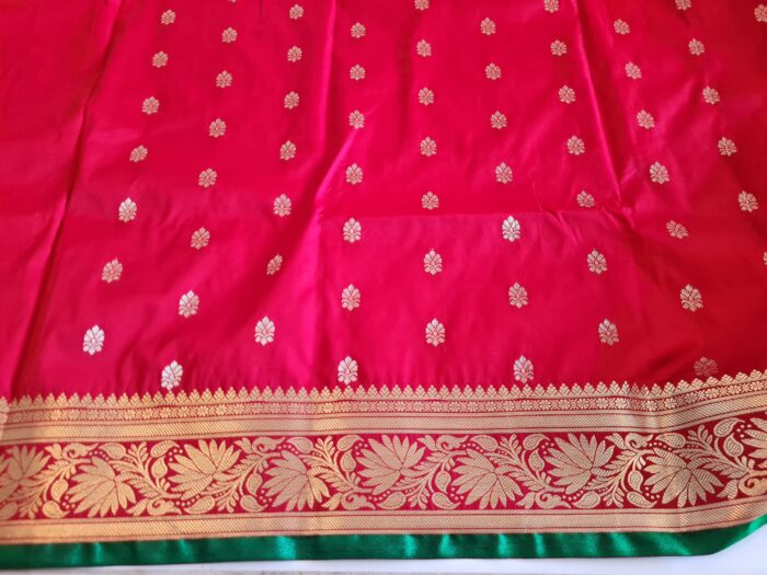 Saree Banarasi Art Silk de seda modelo Gold Nandini vermelho e verde