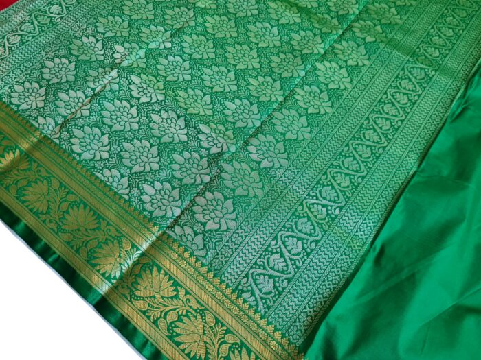 Saree Banarasi Art Silk de seda modelo Gold Nandini vermelho e verde