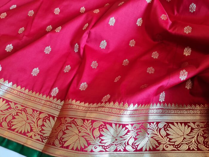 Saree Banarasi Art Silk de seda modelo Gold Nandini vermelho e verde