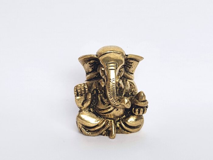 20260529_175433 Estátua pequena de Deus Ganesha em metal (Vighnaharta): O removedor de obstáculos.