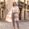 Pashimina indiana de cashmere estampa paisleys tons de nude adamascada